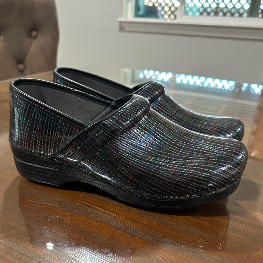 Women’s Dansko Patent Leather Multicolor Clogs Size 41